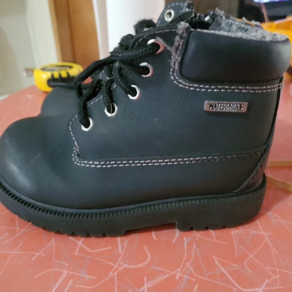 Boys‎ shoes